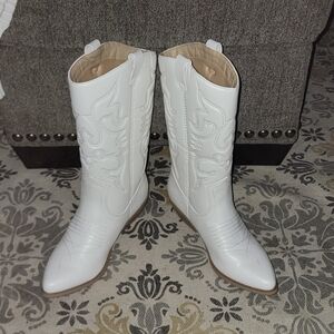 White Cowgirl Boots Soda Size 10